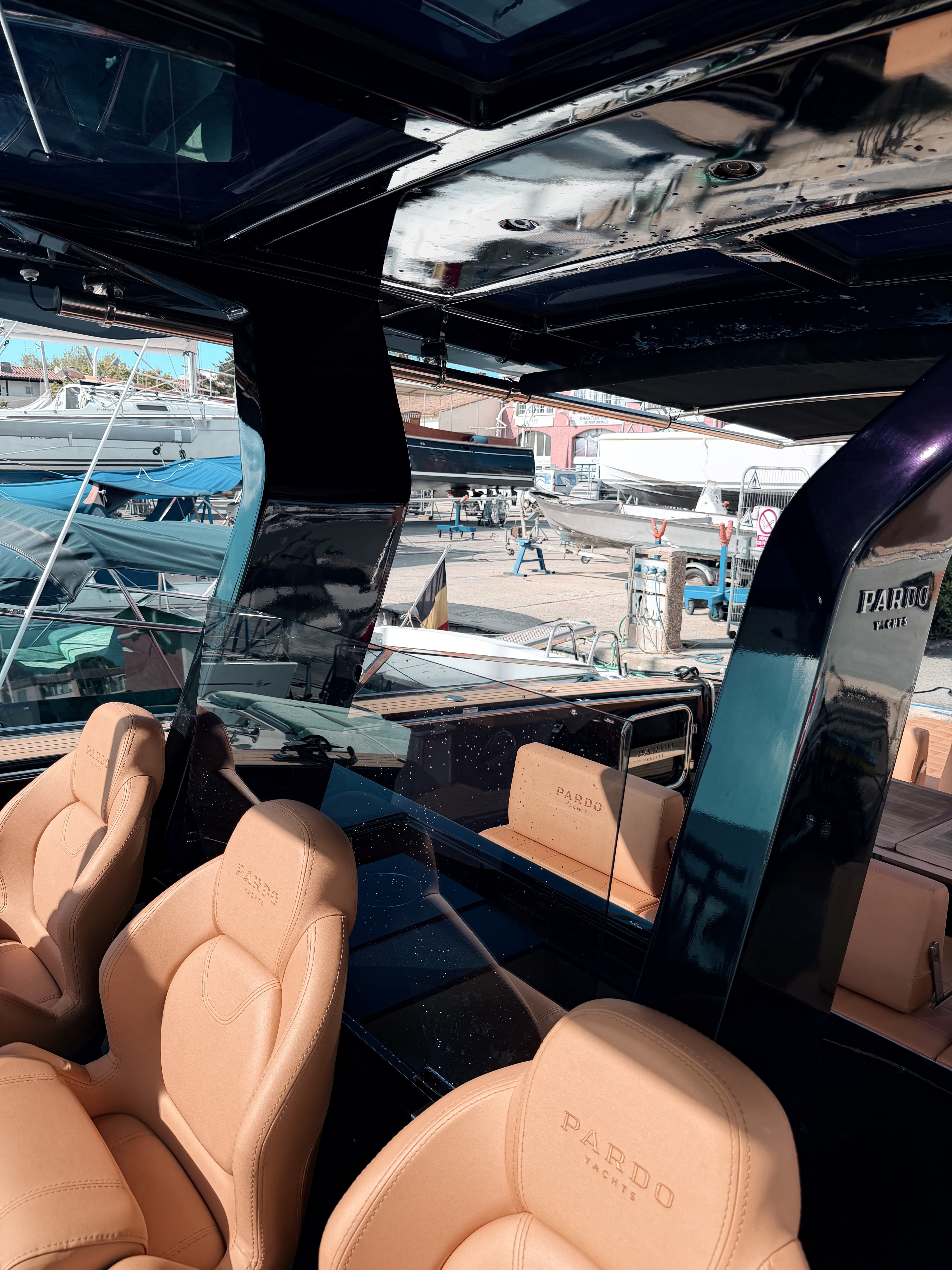 Pardo seating